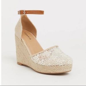 IVORY CROCHET MIDI WEDGE (WIDE WIDTH)